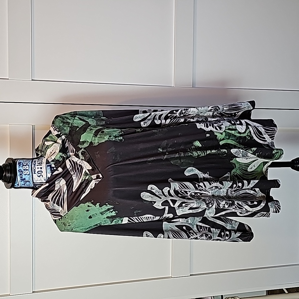 Azalea long sleeve top.
